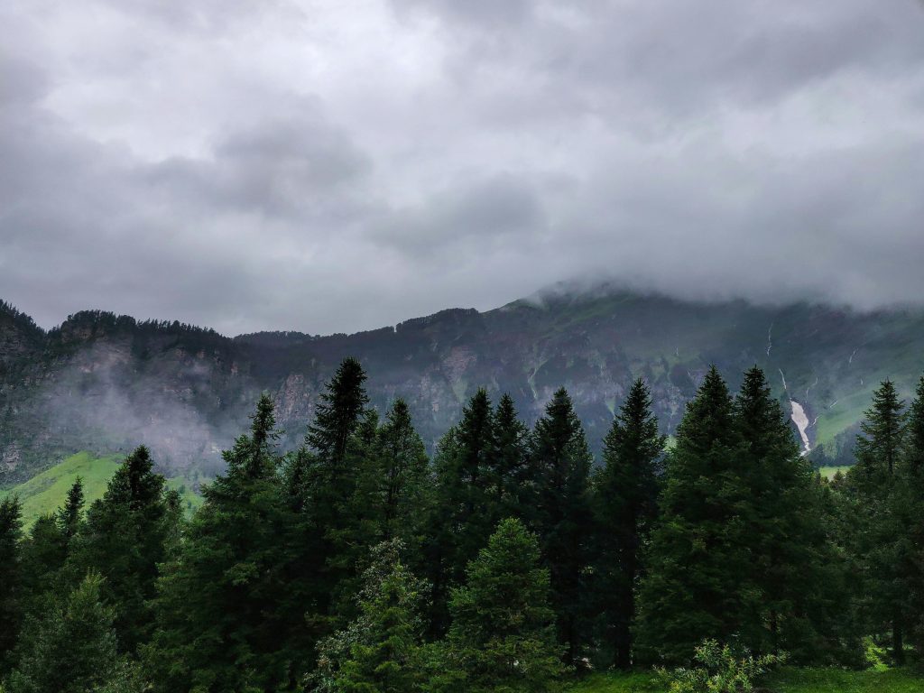 Manali July monsoon rain waterfalls green lush mountains best time to visit Manali monsoon