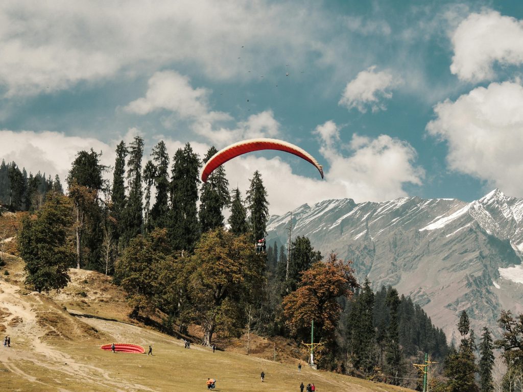 Manali June Rohtang open Lahaul road summer best time to visit Manali